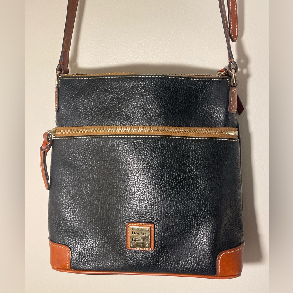 Dooney & Bourke pebbled leather crossbody purse black & brown gold hardware - Picture 10 of 15